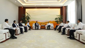  兰洽会期间甘肃省商务厅与乌兹别克斯坦铁路集装箱公司交流座谈